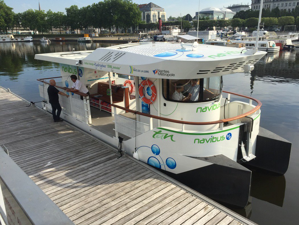 NavibusH2 : la navette fluviale  hydrogne exprimente  Nantes