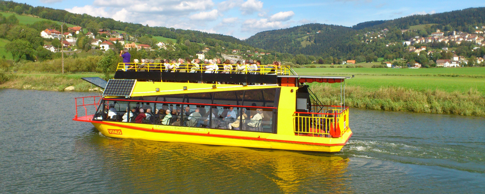 Vnus : le bateau hybride des Vedettes Panoramiques du Saut du Doubs  lhonneur sur France Bleu