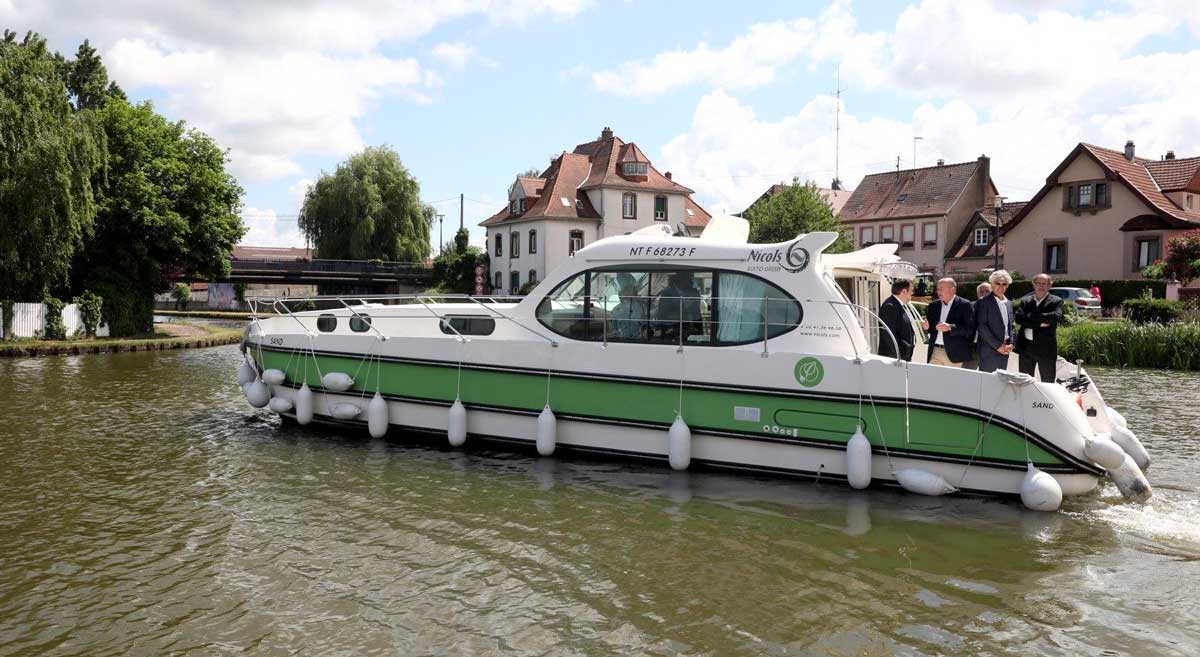 Sixto Green : un bateau lectrique habitable en location dans le Bas-Rhin