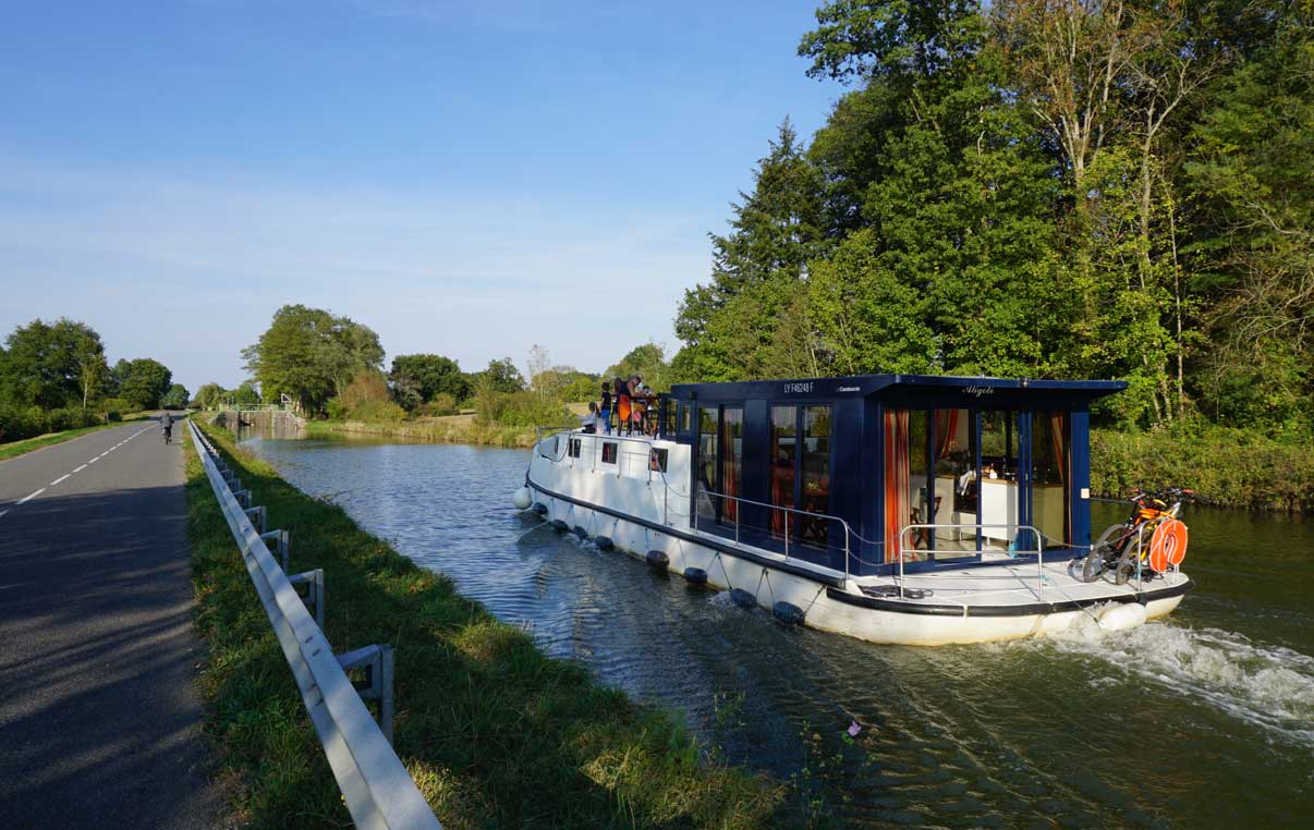 Canalous : une pniche lectrique avec motorisation Fischer Panda