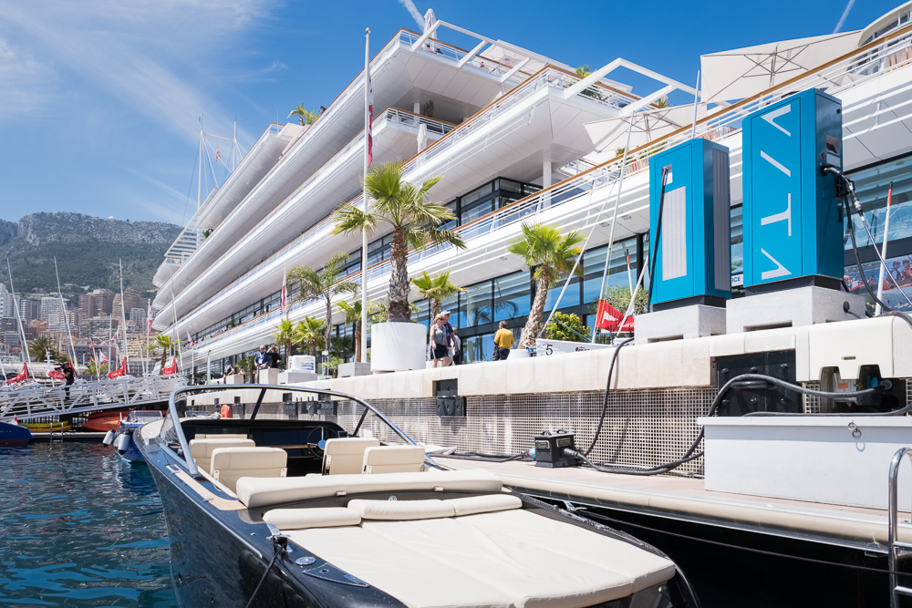 ​Le Yatch Club de Monaco installe des bornes rapides pour les bateaux lectriques