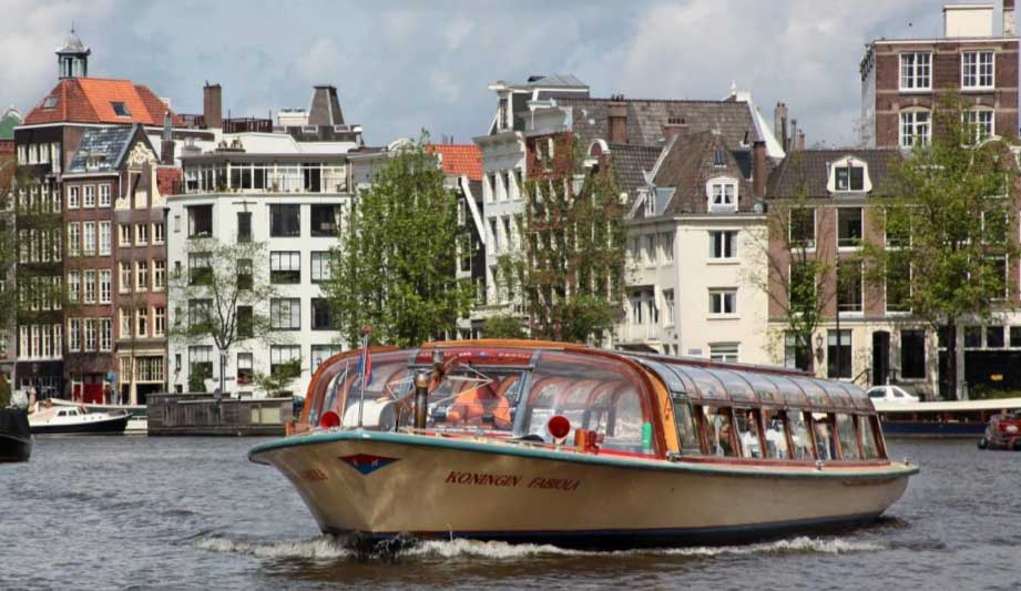 ​A Amsterdam, le bateau entame sa transition vers llectrique