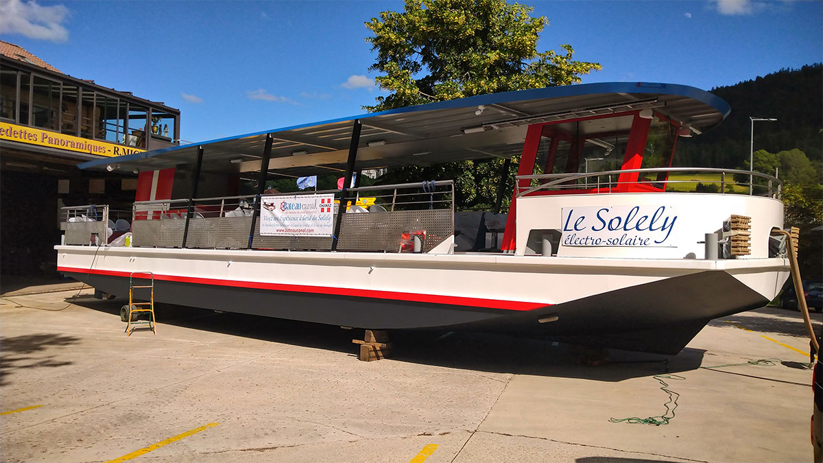 ​Le Chantier Naval Franco Suisse livre deux nouveaux bateaux lectro-solaires