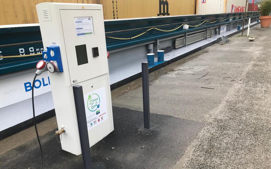 Des bornes de recharge pour les bateaux lectriques le long de la Seine