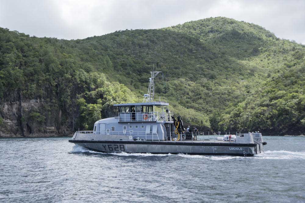 Martinique : un chaland hybride pour Fort-de-France