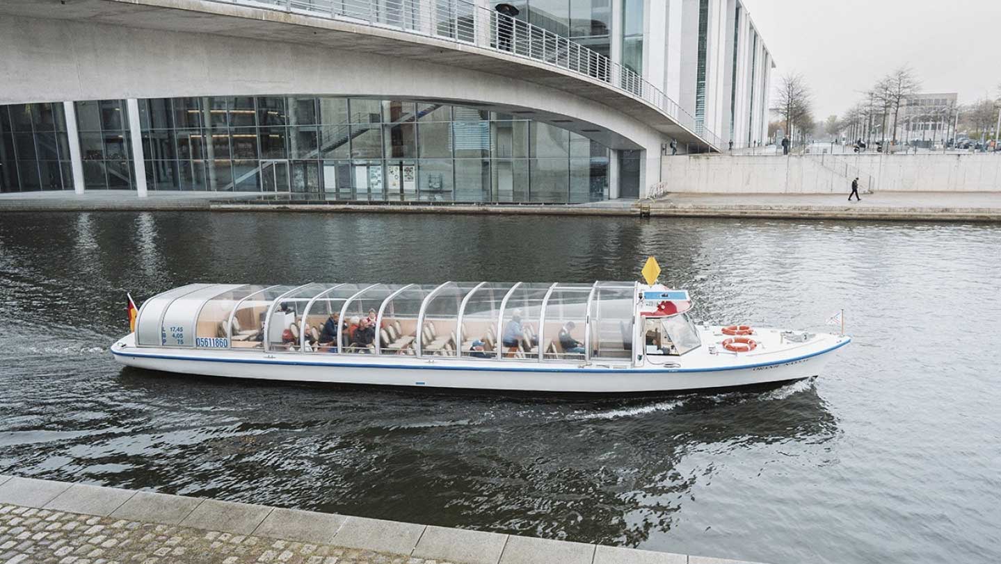 ​A Berlin, une premire navette fluviale passe du diesel  llectrique