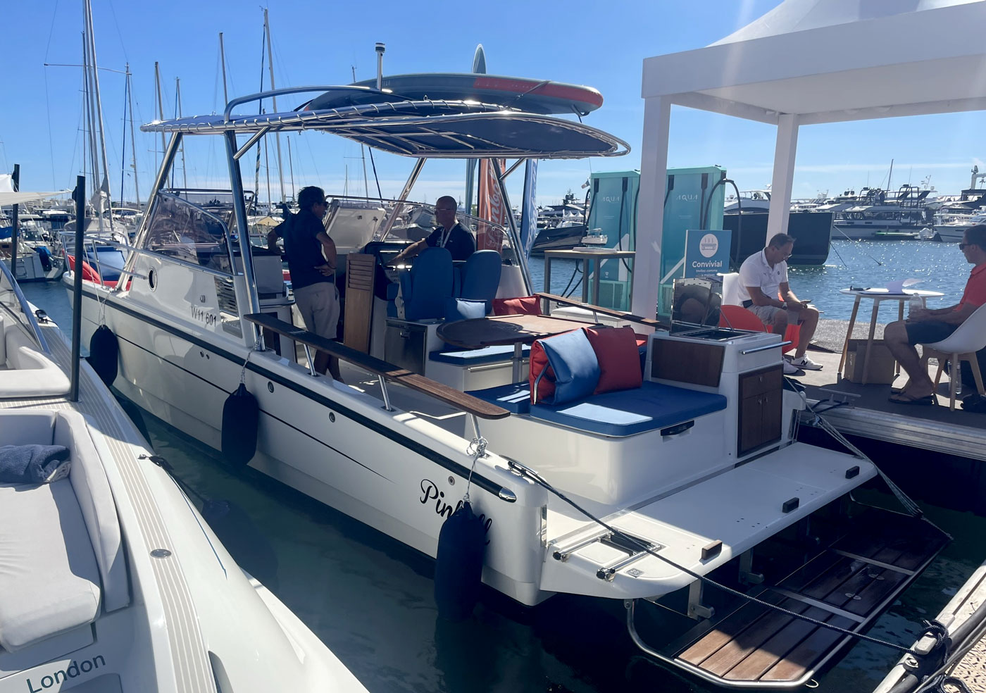 Première sortie pour le catamaran hybride de Pinball Boat à Cannes