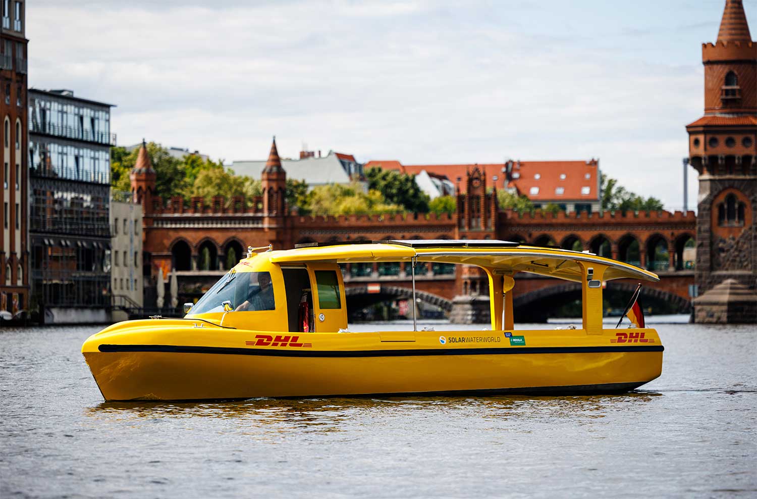 A Berlin, DHL prolonge et étend ses livraisons en bateau solaire