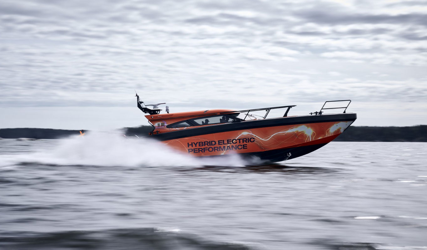 ​Scania se lance dans le bateau hybride