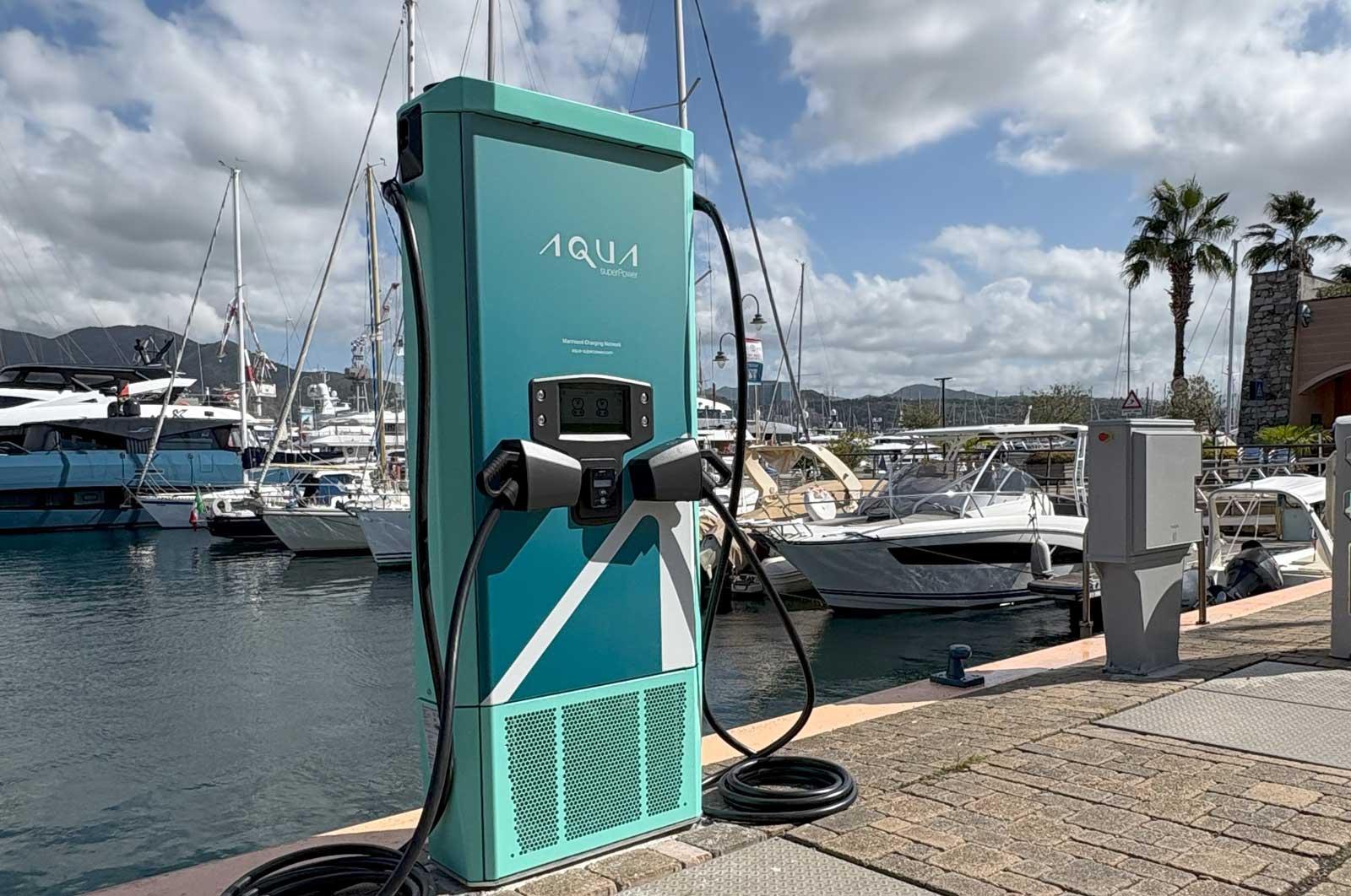 Aqua superPower lectrifie le port de Gnes