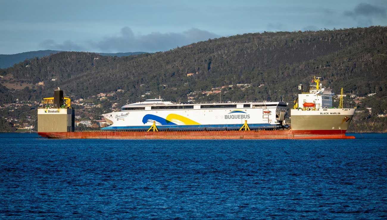 Plus grand ferry �lectrique du monde, le China Zorrilla d�Incat a quitt� la Tasmanie pour l�Am�rique du Sud